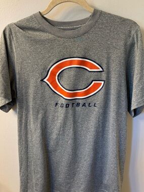 Men's Gray Chicago Bears Logo Football Tee